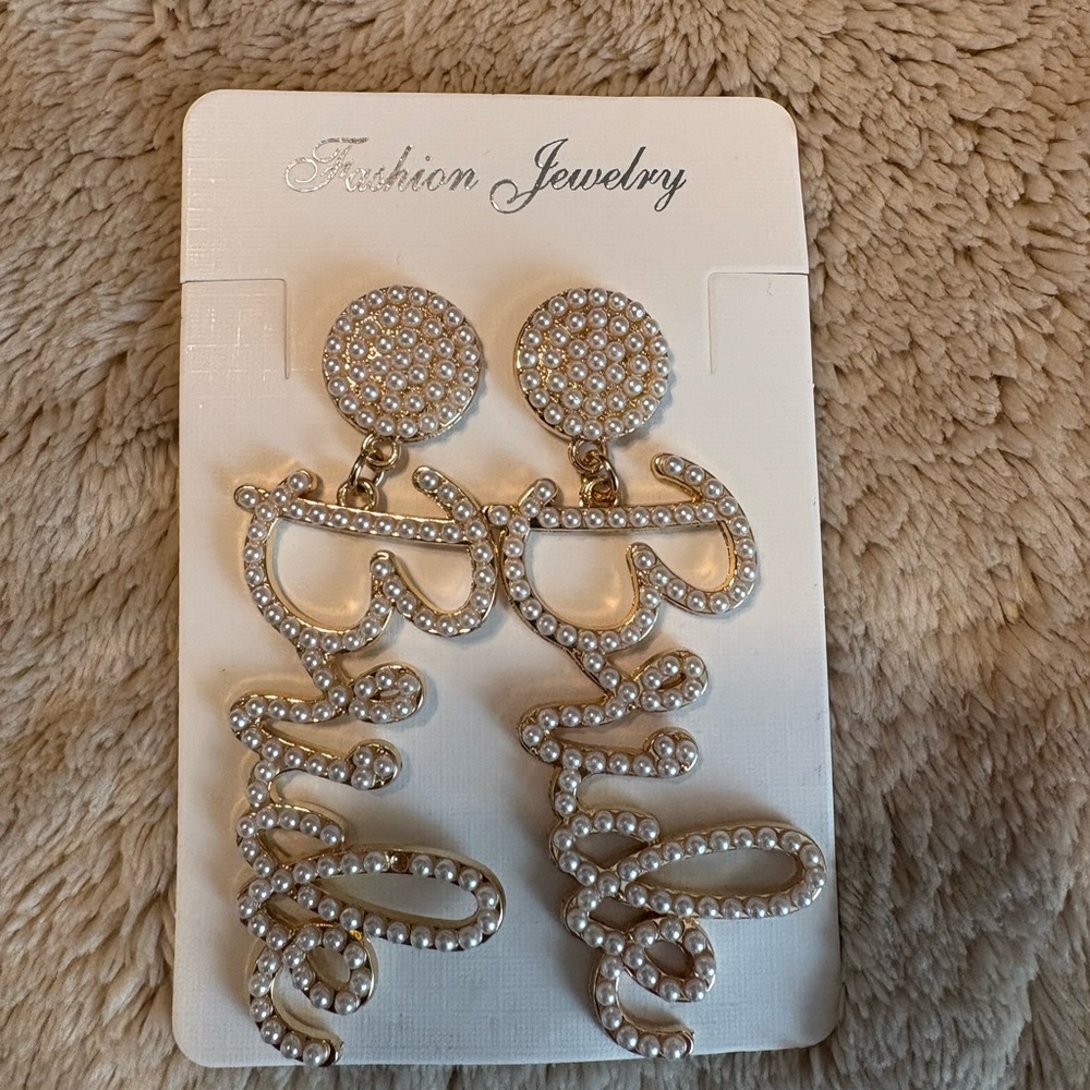 Elegant Pearl Bride Earrings